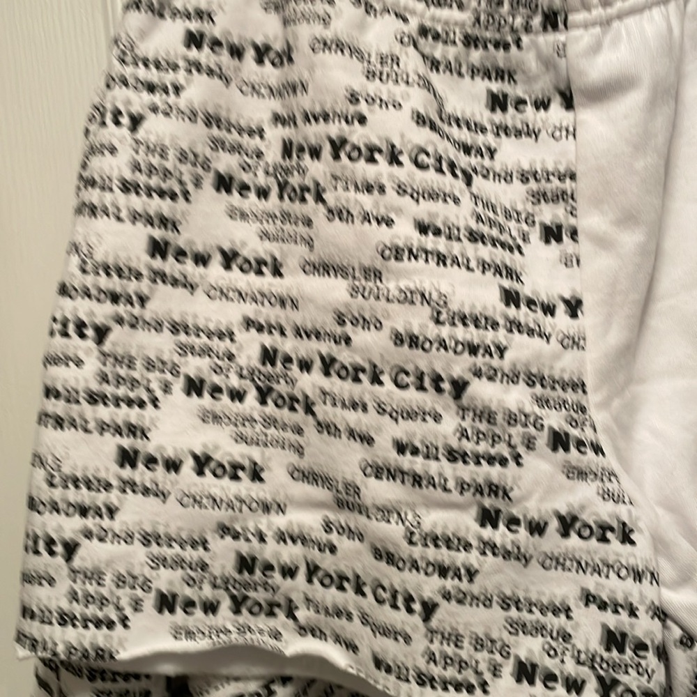 Women’s two piece spirit, jersey size, large shorts and matching sweatshirt - Picture 3 of 8
